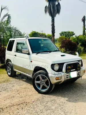 Photo - Mitsubishi Pajero Mini 660 Turbo 4x4 Compact SUV