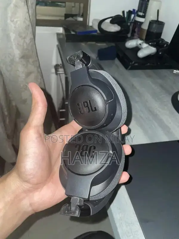 JBL TUNE 700BT Wireless Over-Ear Headphones