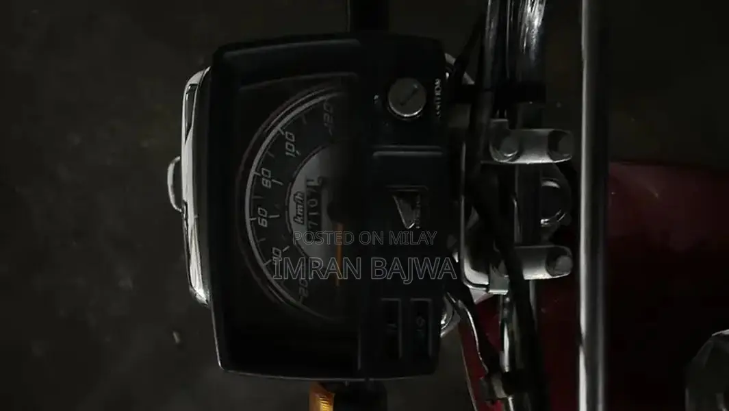 Honda 70 Motorcycle - Original Condition Low Mileage