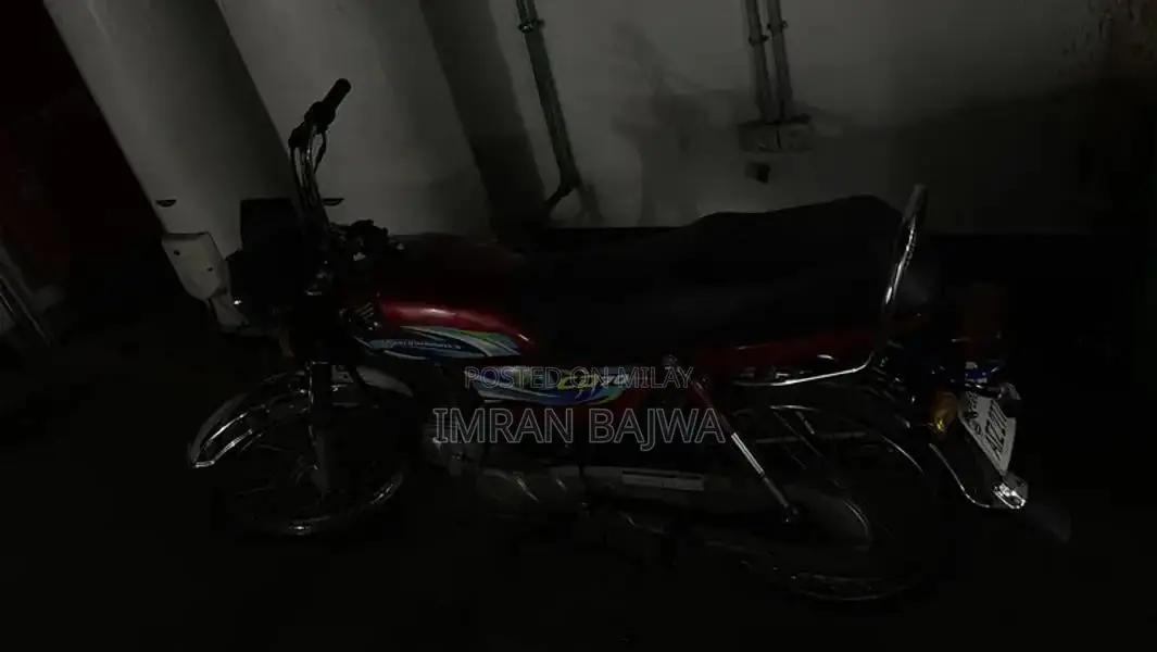 Honda 70 Motorcycle - Original Condition Low Mileage