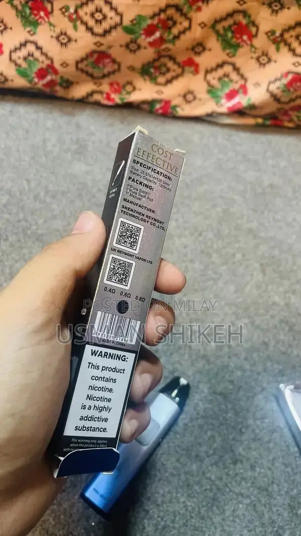 Oxva Swift Vaping Device - Compact 30W Portable Pod System