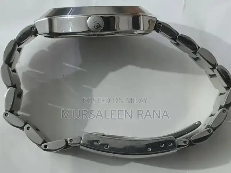 Authentic Armani Designer Luxury Watch - Classic Timepiece