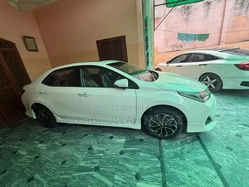 Toyota Corolla Altis Grande 1.8 Sedan - Excellent Condition