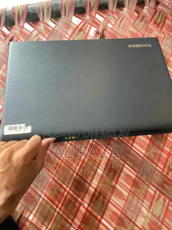 Toshiba Laptop - Sleek and Powerful Portable Computer
