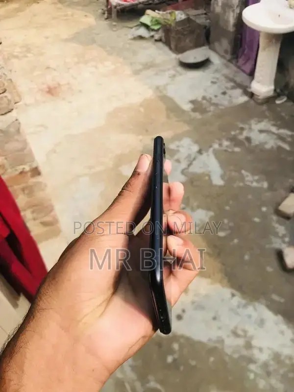 Apple iPhone SE 2020 Budget-Friendly Smartphone