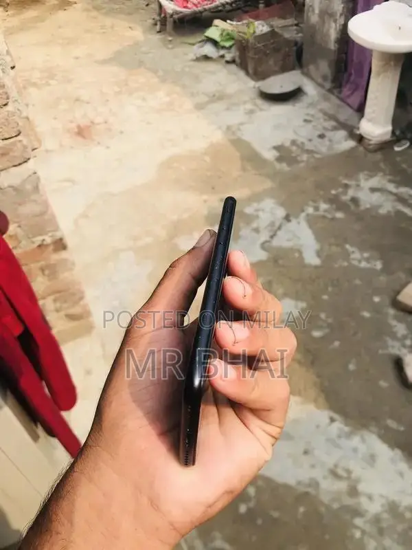 Apple iPhone SE 2020 Budget-Friendly Smartphone