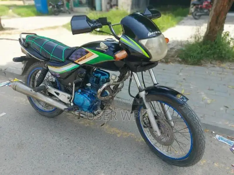 Honda Japanese Speed Motorcycle - Powerful Performance Bike