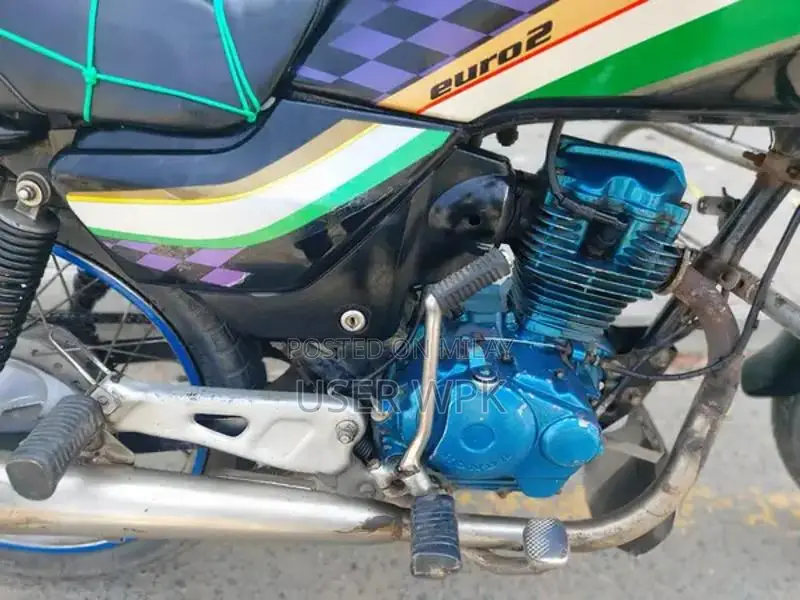 Honda Japanese Speed Motorcycle - Powerful Performance Bike