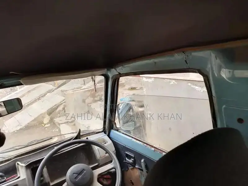 Hairoof 1987 Model Sedan - Reliable Vehicle