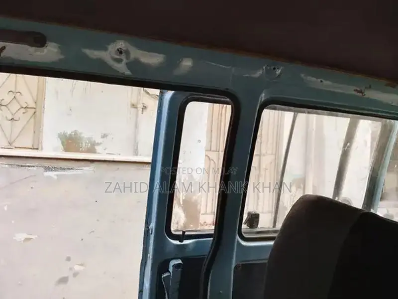 Hairoof 1987 Model Sedan - Reliable Vehicle