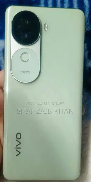 Vivo V40E Smartphone with Minimal Front Screen Scratches