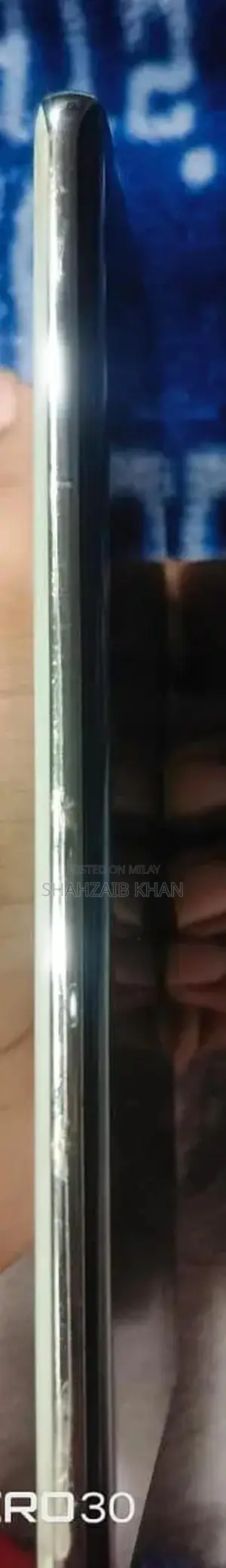 Vivo V40E Smartphone with Minimal Front Screen Scratches