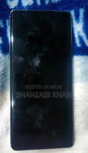 Vivo V40E Smartphone with Minimal Front Screen Scratches