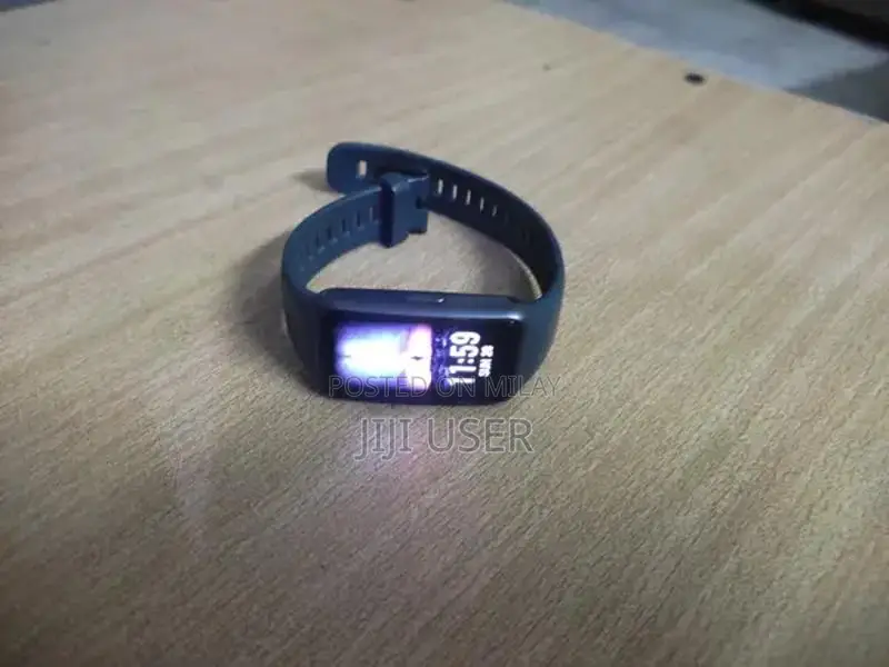 Huawei Band 6 Smart Fitness Tracker with Charger