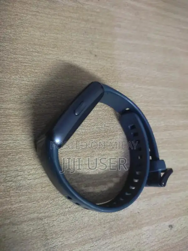 Huawei Band 6 Smart Fitness Tracker with Charger
