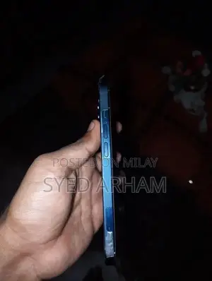 Apple iPhone 13 256GB Smartphone with 80% Battery Health