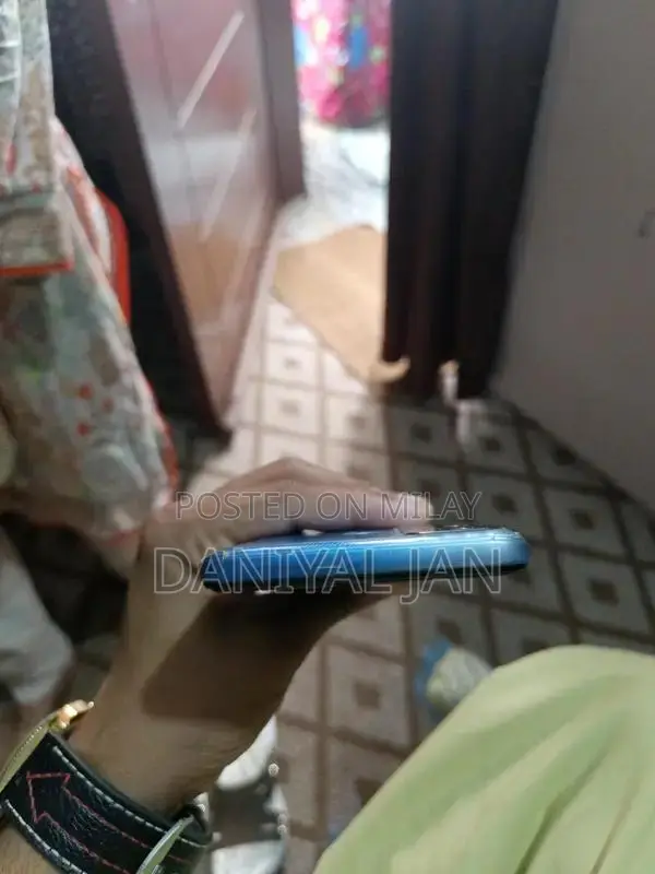 Tecno Pova Smartphone 4GB RAM 64GB Storage Compact Device