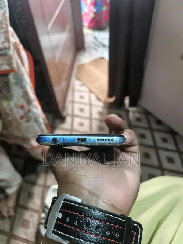 Tecno Pova Smartphone 4GB RAM 64GB Storage Compact Device