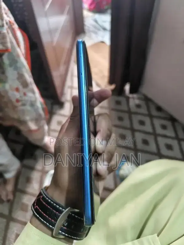 Tecno Pova Smartphone 4GB RAM 64GB Storage Compact Device