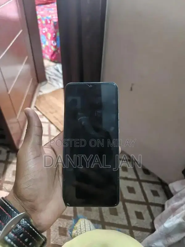 Tecno Pova Smartphone 4GB RAM 64GB Storage Compact Device