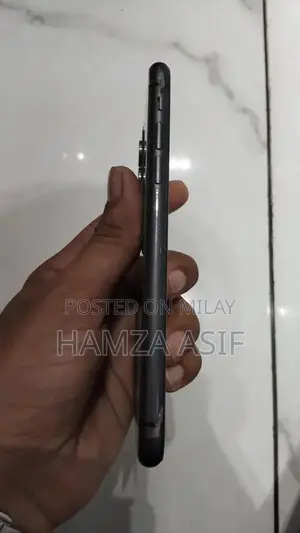 Apple iPhone 11 256GB Unlocked Smartphone with Minor Front Crack