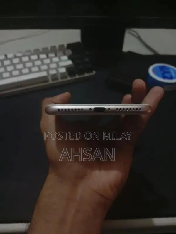 Apple iPhone 7 Plus 128GB Smartphone with Fingerprint Sensor