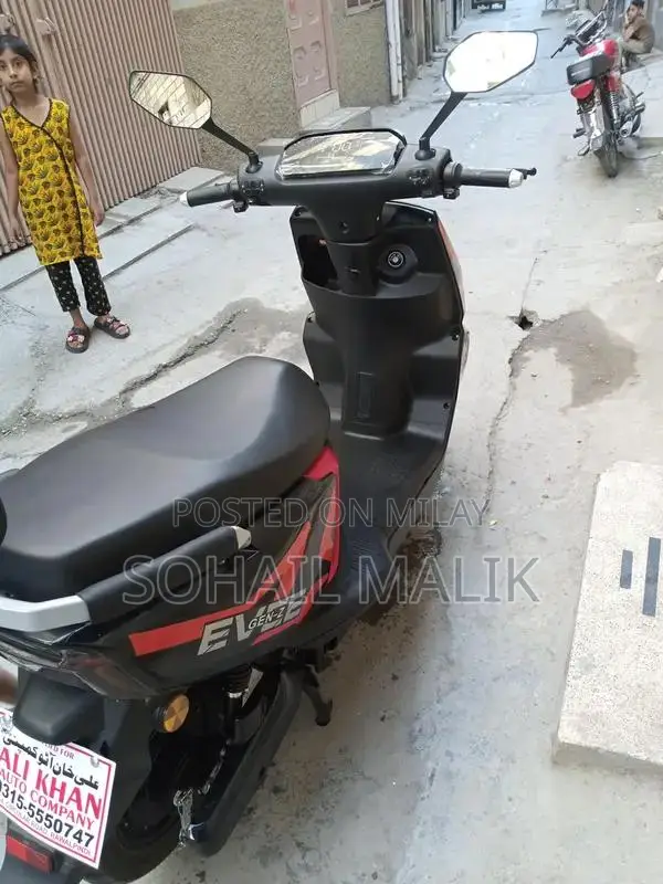 Evee Gen Z Electric Scooter 2025 - 60 km/h, 80 km Range