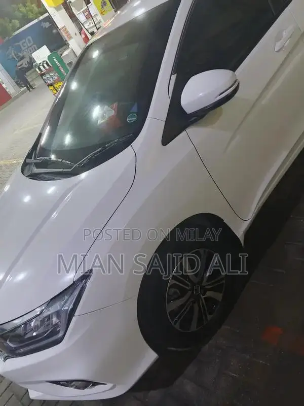 Honda City 1.2 Compact Sedan with Manual Transmission