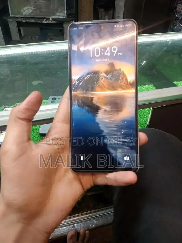 High-Performance Smartphone with Generous Storage