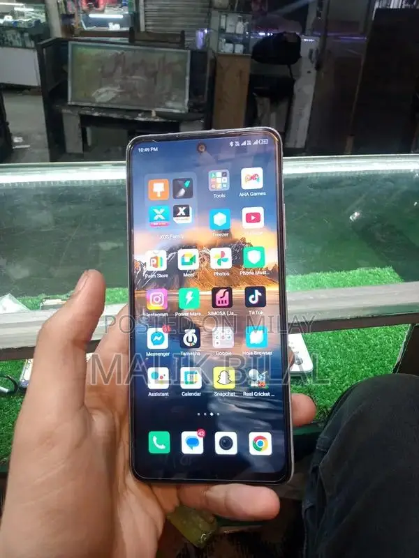 High-Performance Smartphone with Generous Storage