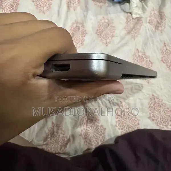 MacBook Pro 14-inch M1 Pro 2021 - Mid-Range Performance Laptop