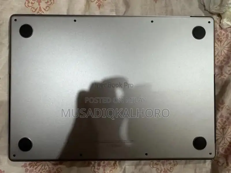 MacBook Pro 14-inch M1 Pro 2021 - Mid-Range Performance Laptop