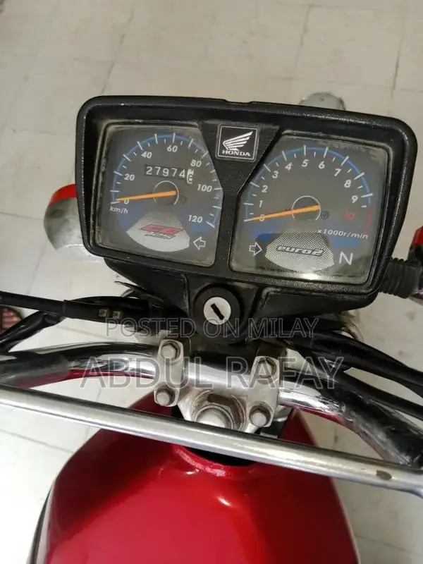 Honda CG 125 Special Edition Motorcycle - Classic Commuter Bike