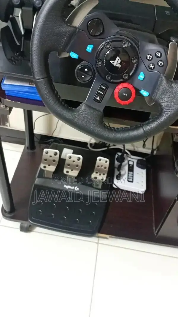 Logitech G29 Racing Wheel for PlayStation and PC Gaming