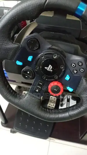 Logitech G29 Racing Wheel for PlayStation and PC Gaming