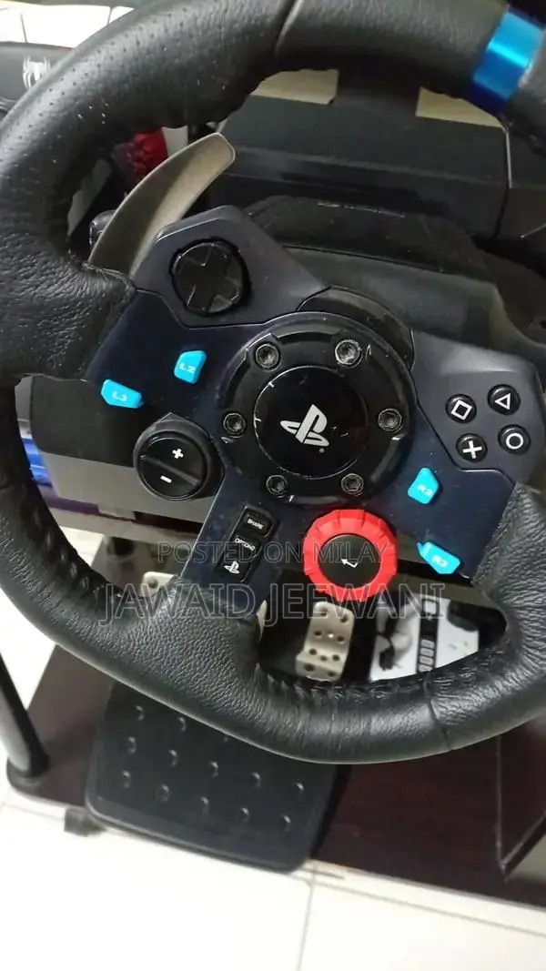 Logitech G29 Racing Wheel for PlayStation and PC Gaming