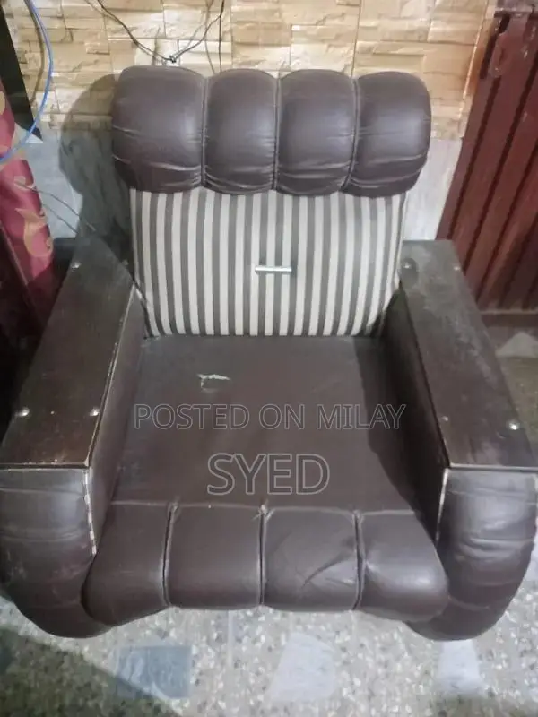 5 Seater Sofa with Good Foam, Requires Minor Repairs