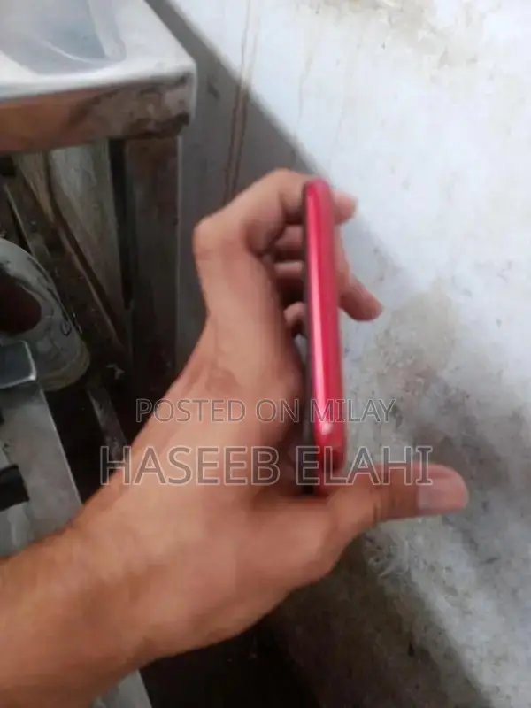 iPhone 8 Plus Smartphone with Screen and Battery Issues