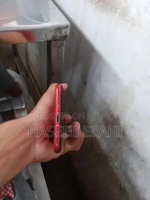 iPhone 8 Plus Smartphone with Screen and Battery Issues