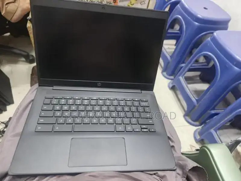 HP Chromebook 14 G7 Laptop - Compact Portable Computing