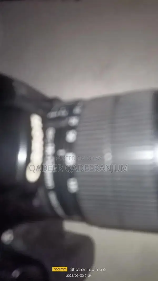 Canon 70D DSLR Camera with 18-135mm Lens