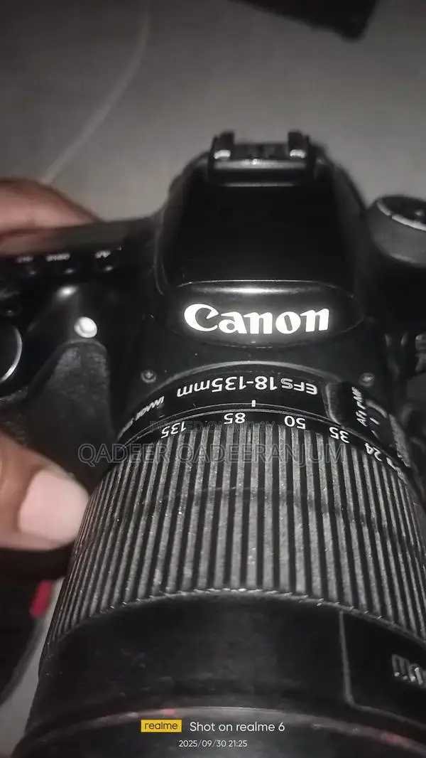 Canon 70D DSLR Camera with 18-135mm Lens