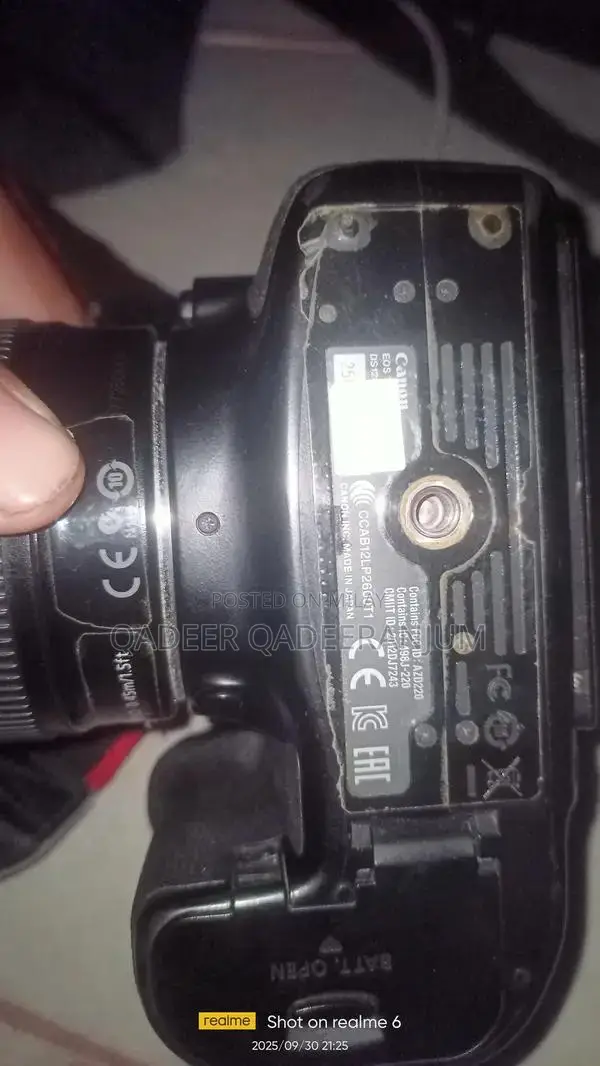 Canon 70D DSLR Camera with 18-135mm Lens