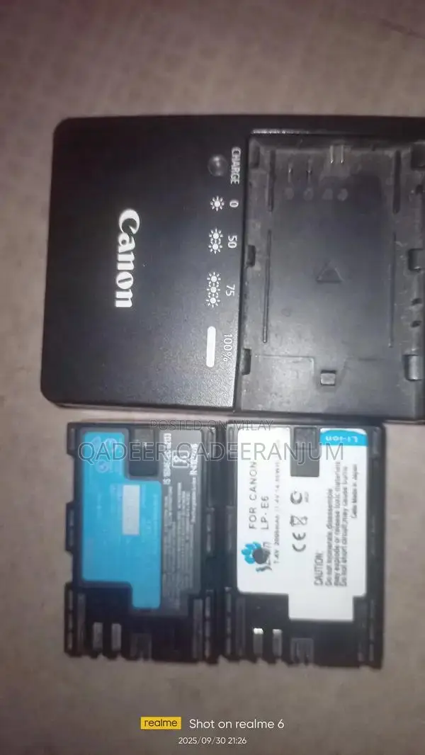 Canon 70D DSLR Camera with 18-135mm Lens