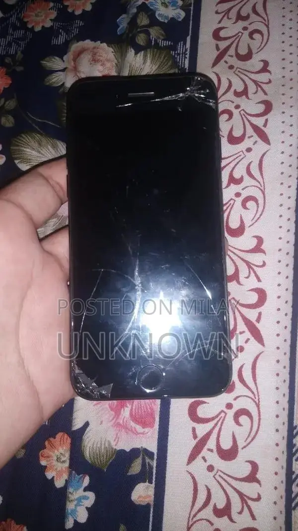 iPhone 7 32GB Bypass Non-PTA Smartphone