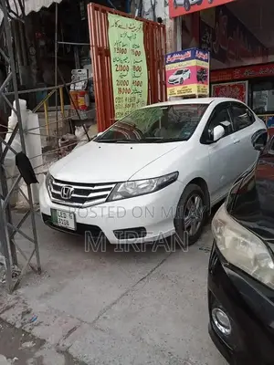 Photo - Honda City Sedan 2016 - Well-Maintained Imported Vehicle