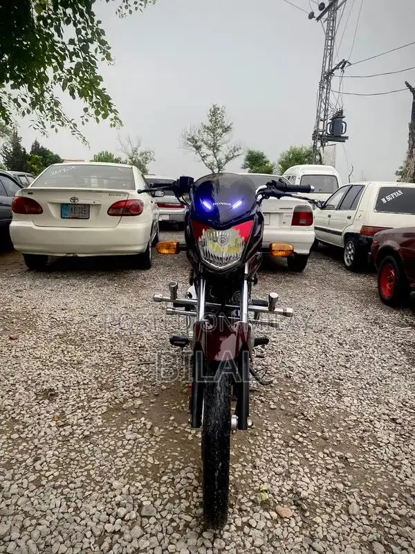 Honda CB 125F Motorcycle - Excellent Condition, 2022 Model