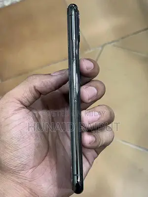 Apple iPhone 11 Pro Max Premium Smartphone