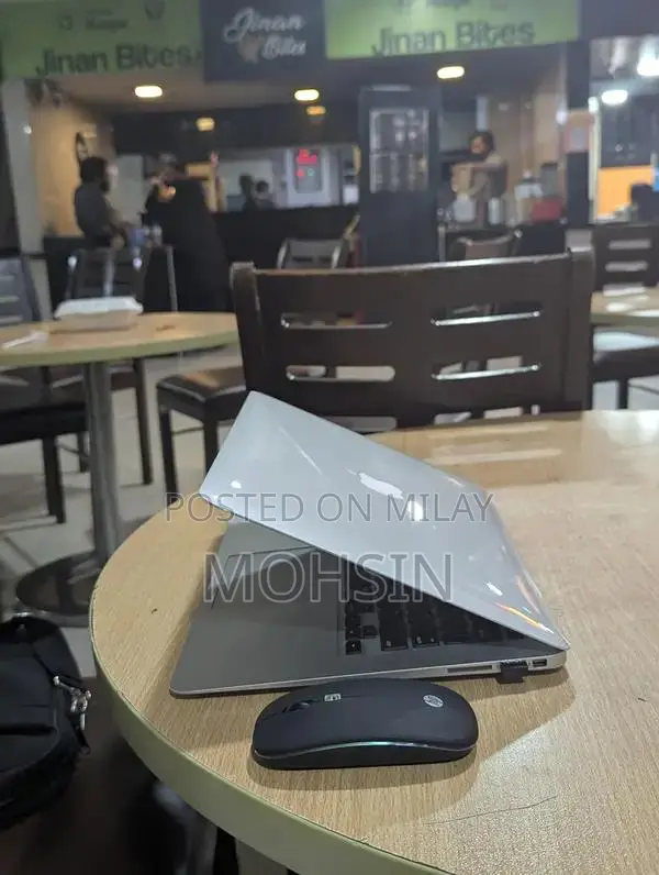 Apple MacBook Air 2015 Laptop with Windows