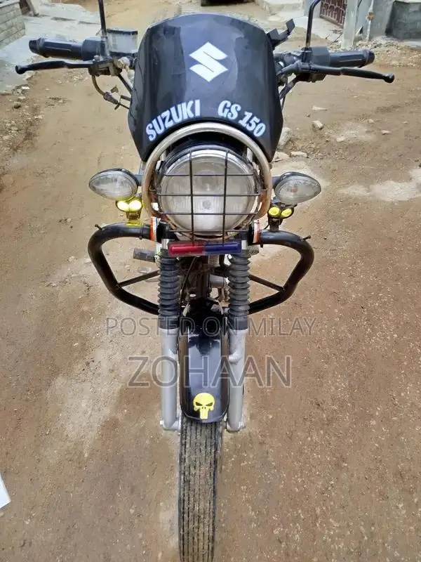 Suzuki GS 150 SE Motorcycle - 2021 Model Commuter Bike